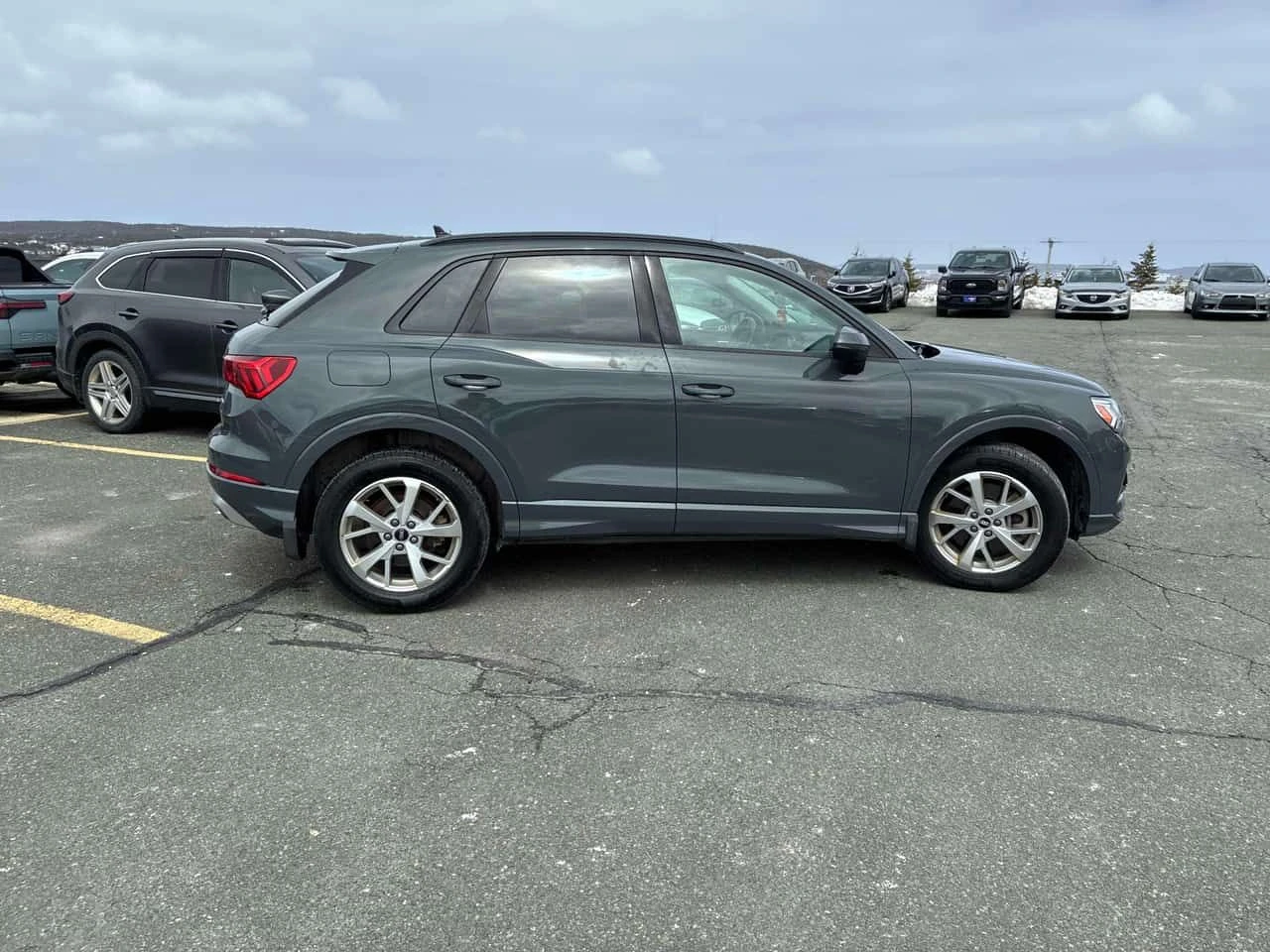 Audi Q3 * Komfort * DISTRONIC* PANORAMA* ПОДГРЕВИ* , снимка 3 - Автомобили и джипове - 54345975