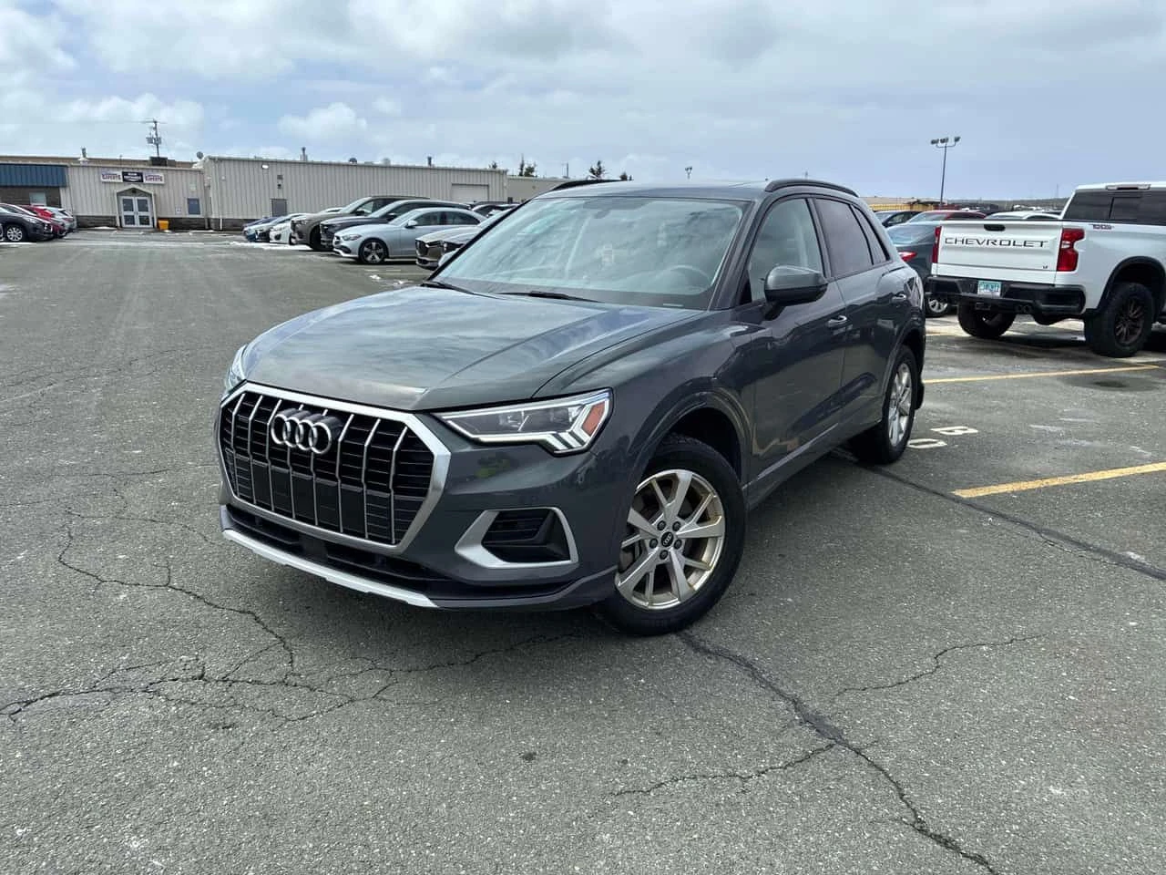 Audi Q3 * Komfort * DISTRONIC* PANORAMA* ПОДГРЕВИ* 