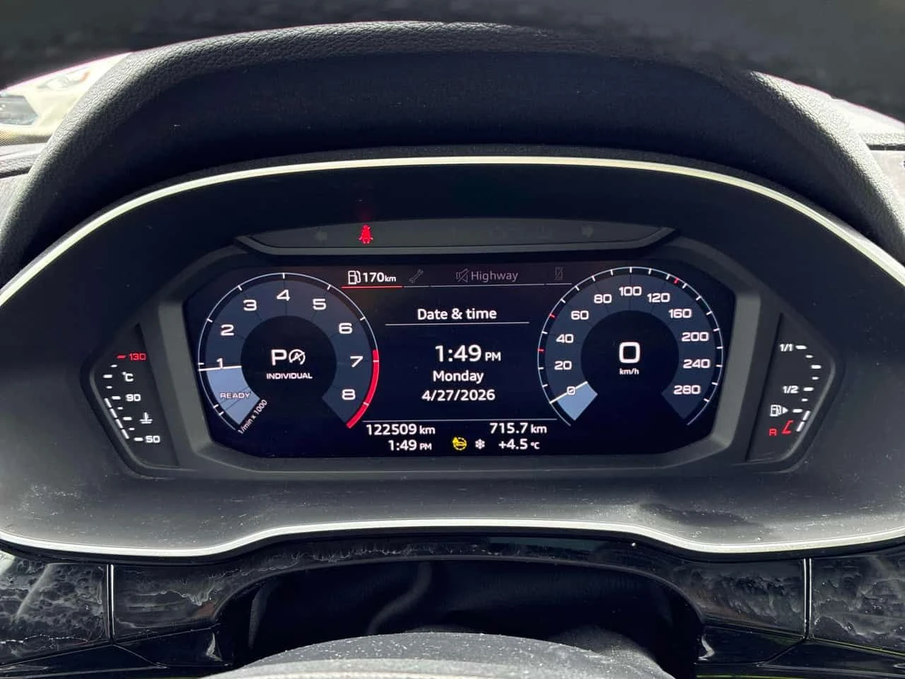 Audi Q3 * Komfort * DISTRONIC* PANORAMA* ПОДГРЕВИ* , снимка 8 - Автомобили и джипове - 54345975