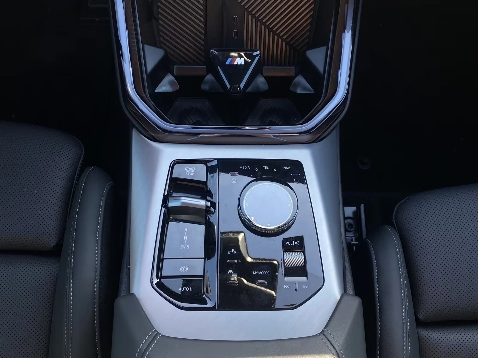 BMW X3 M50/381HP/SPORT-PRO/ICONIC-GLOW/360/HUD/H&K/365z, снимка 11 - Автомобили и джипове - 54364127