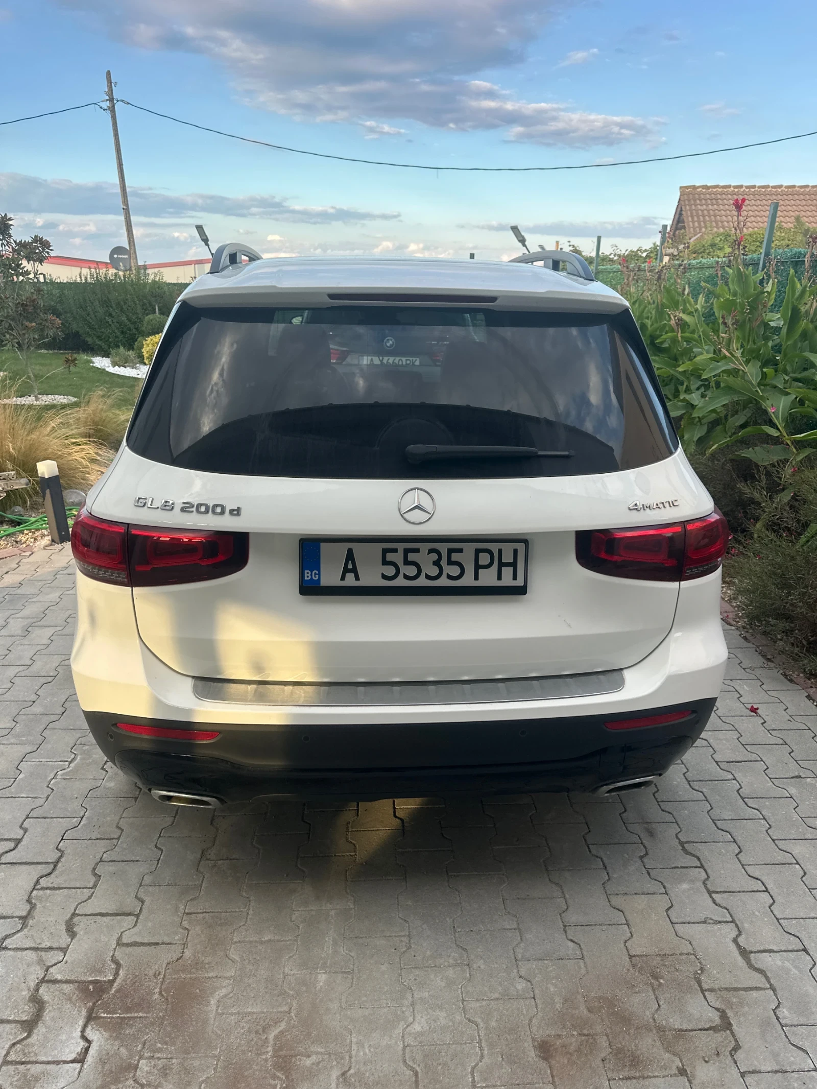 Mercedes-Benz GLB 200 4 matic, снимка 4 - Автомобили и джипове - 56073641