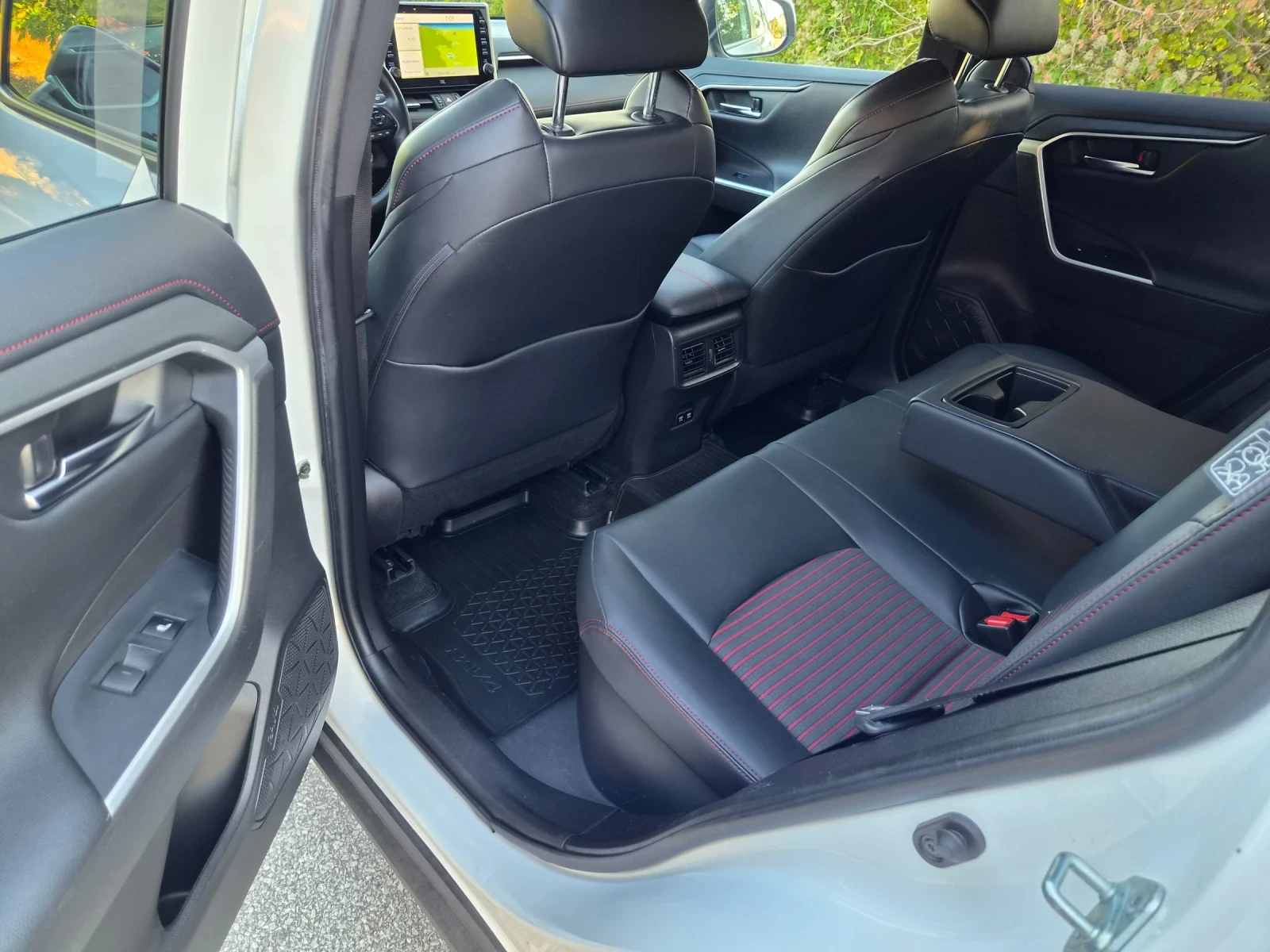 Toyota Rav4 Plug In Hibrit/Premium/306кс/4х4, снимка 8 - Автомобили и джипове - 56208463