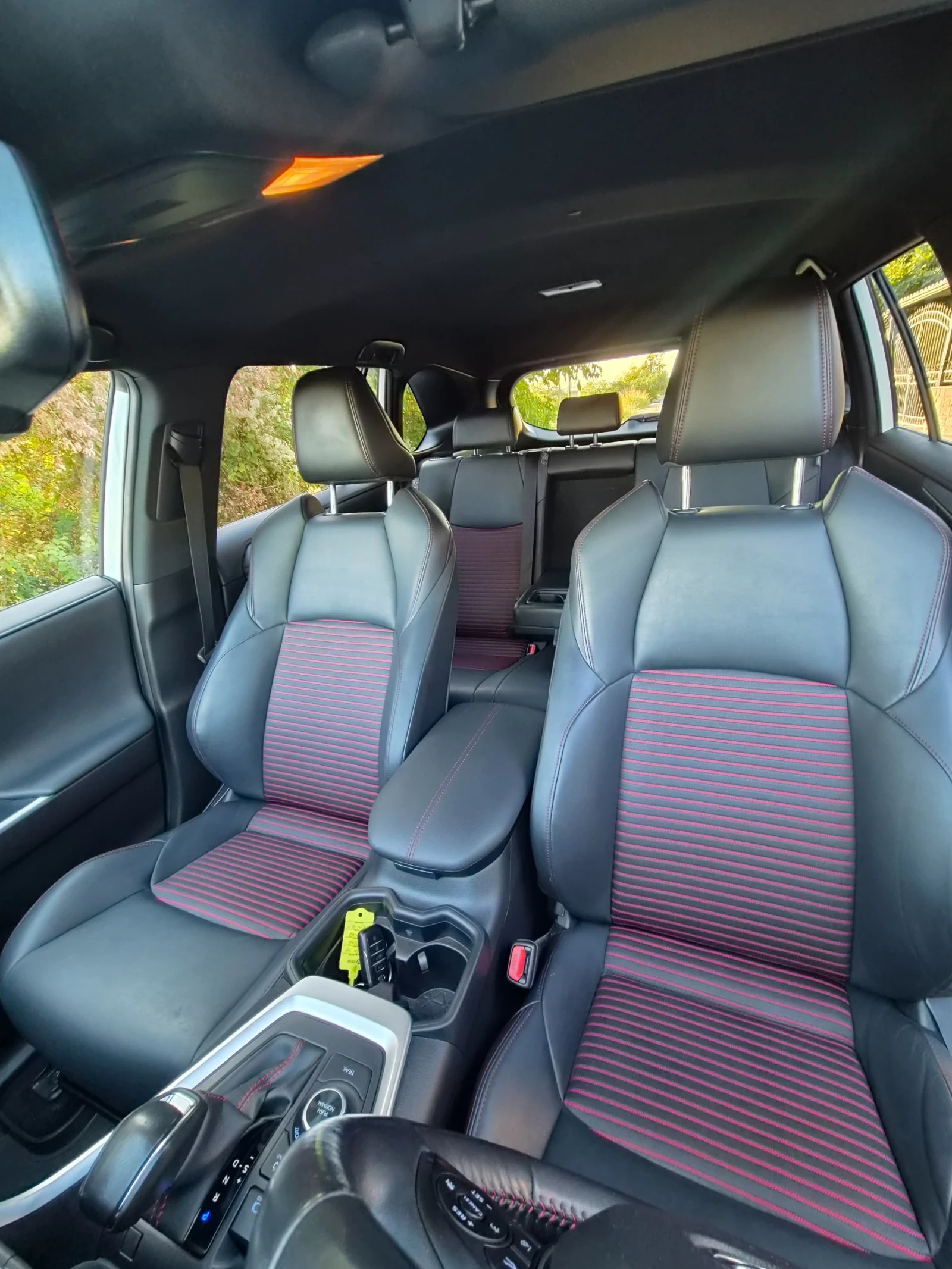 Toyota Rav4 Plug In Hibrit/Premium/306кс/4х4, снимка 11 - Автомобили и джипове - 56208463
