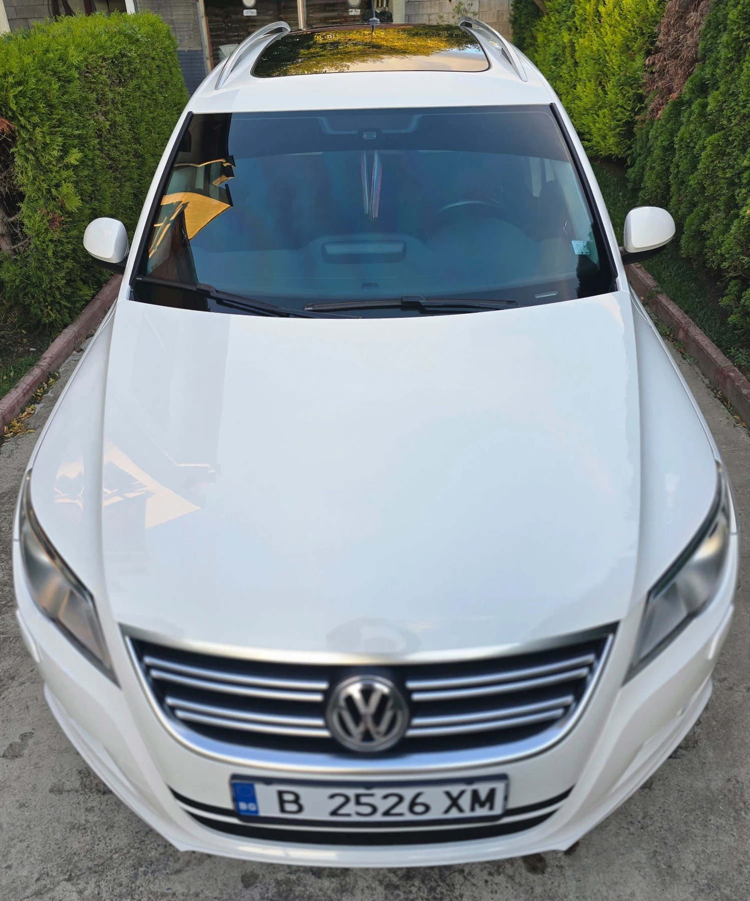 VW Tiguan 2.0D, снимка 2 - Автомобили и джипове - 56297499