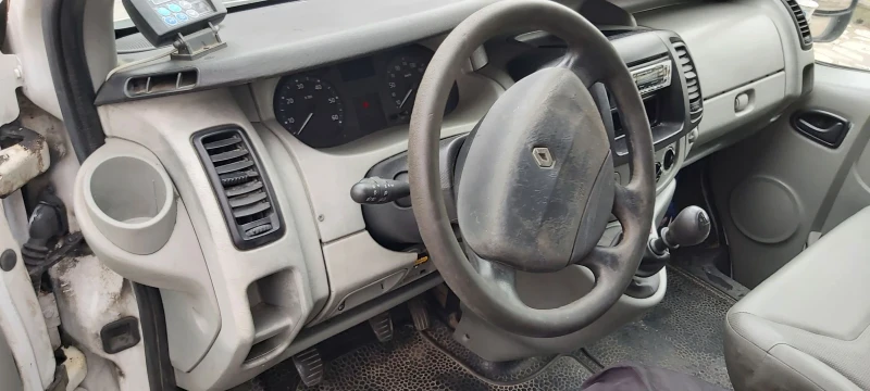 Renault Trafic 2000, снимка 10 - Бусове и автобуси - 47968572