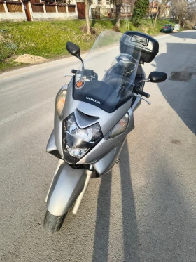 ����� �� �������� �� Honda Silver Wing 400i