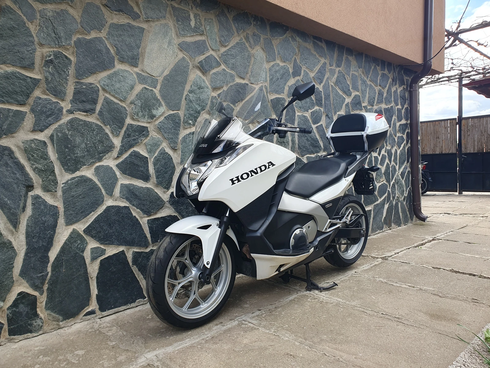Honda Integra 700i ABS - изображение 2