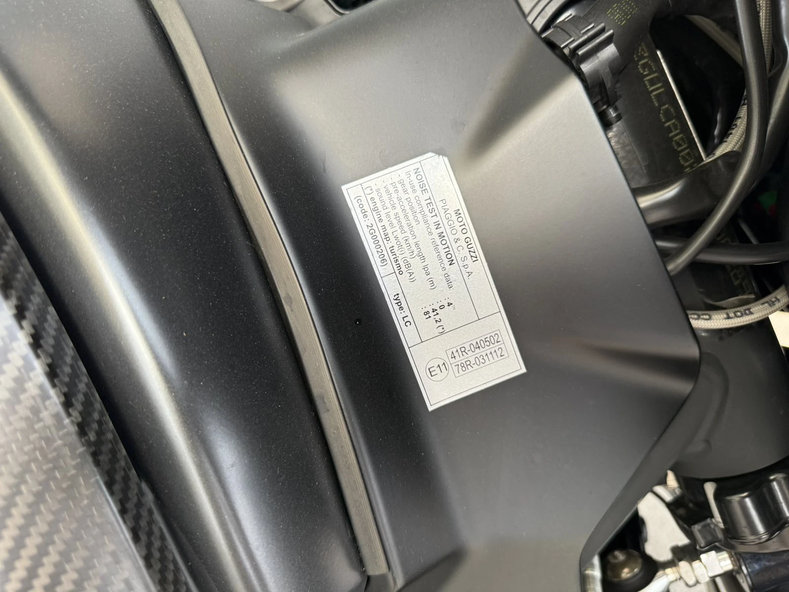 Moto Guzzi MGX-21 CARBON PACK - изображение 8