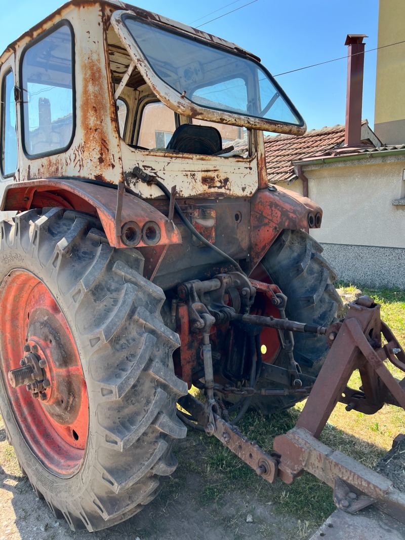 Трактор ЮМЗ 6Л, снимка 6 - Селскостопанска техника - 46414511