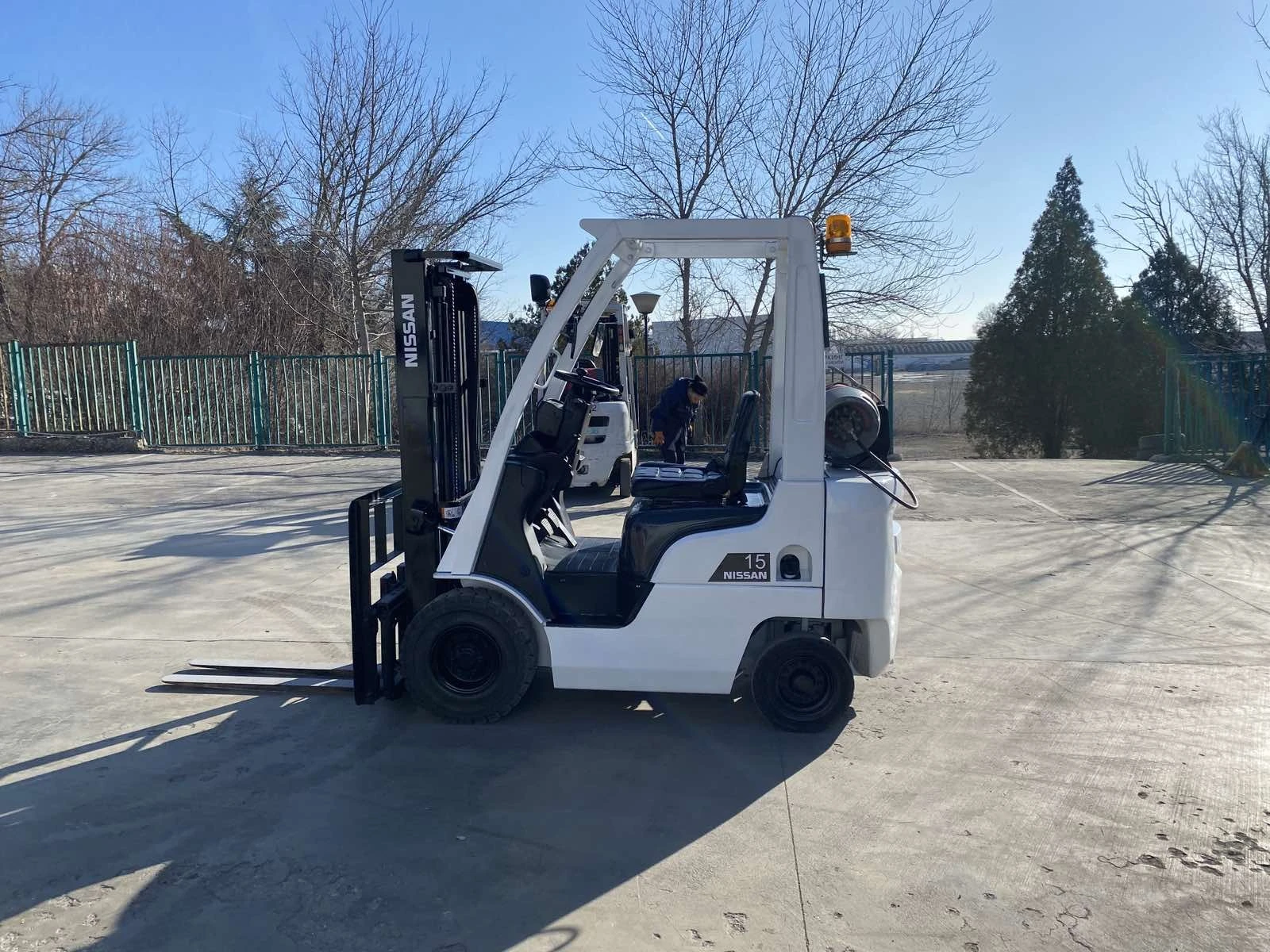  Nissan  ,  | Mobile.bg   3