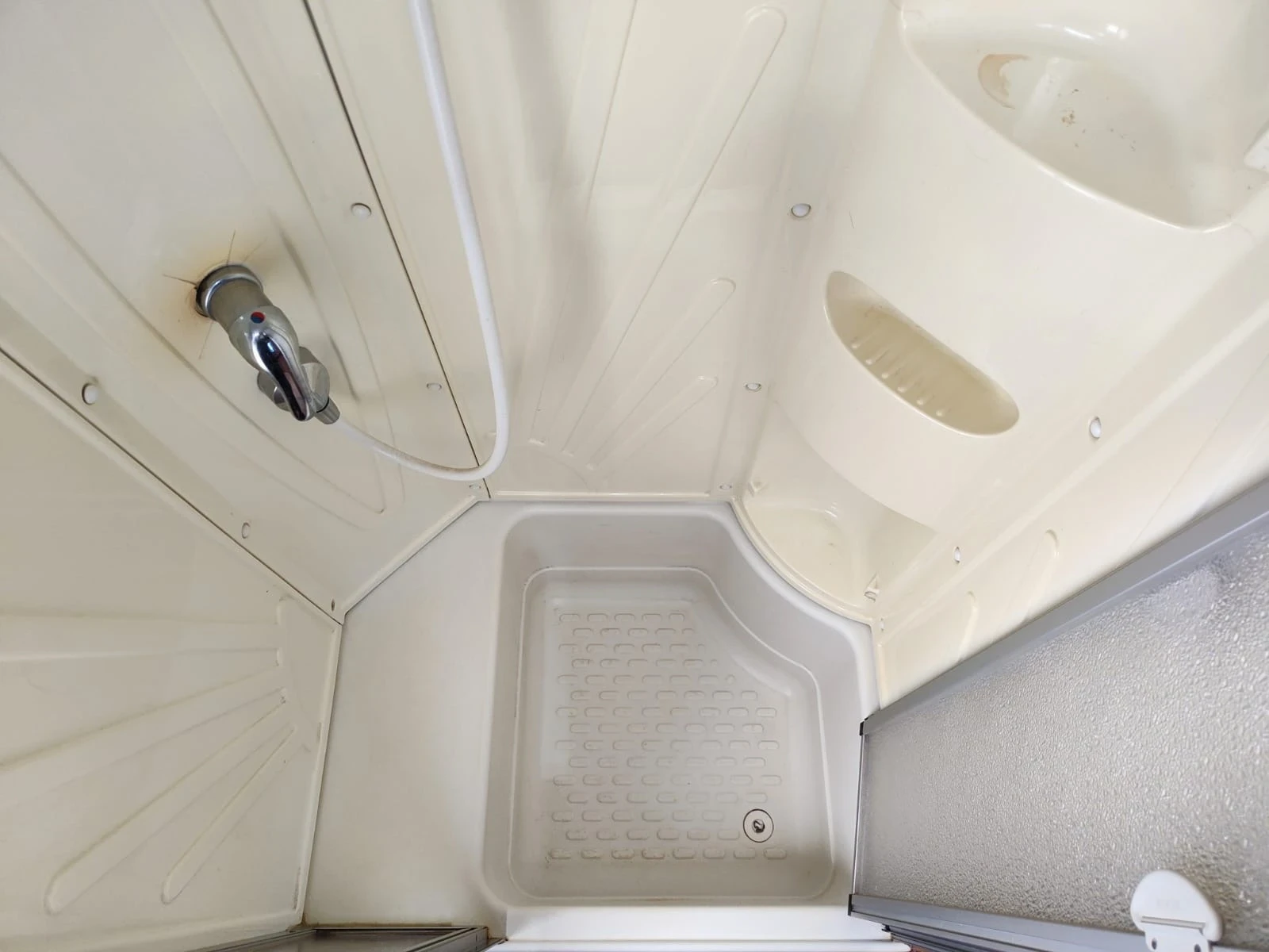 Каравана Fendt Opal 700, снимка 12 - Каравани и кемпери - 53977379