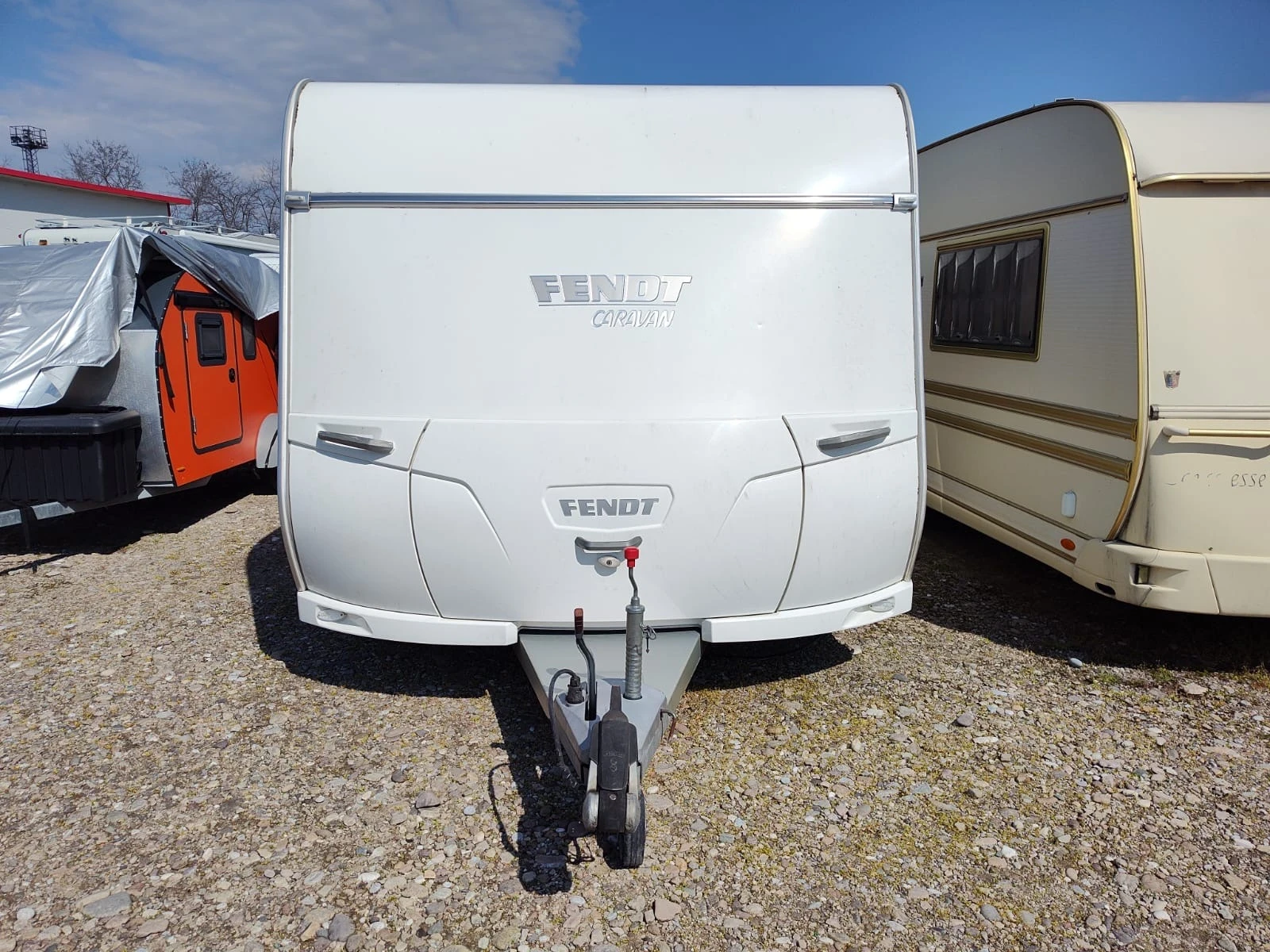 Каравана Fendt Opal 700, снимка 4 - Каравани и кемпери - 53977379