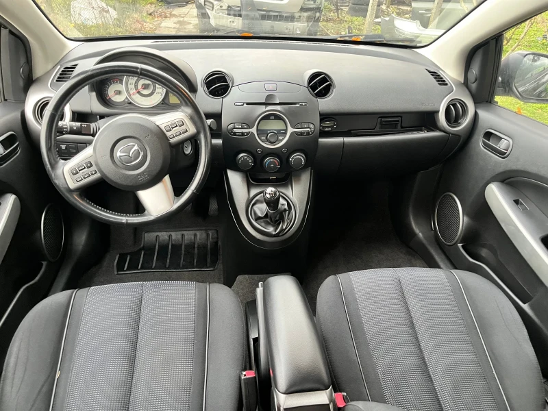 Mazda 2 1.5 103 кс климатик, снимка 10 - Автомобили и джипове - 48076478