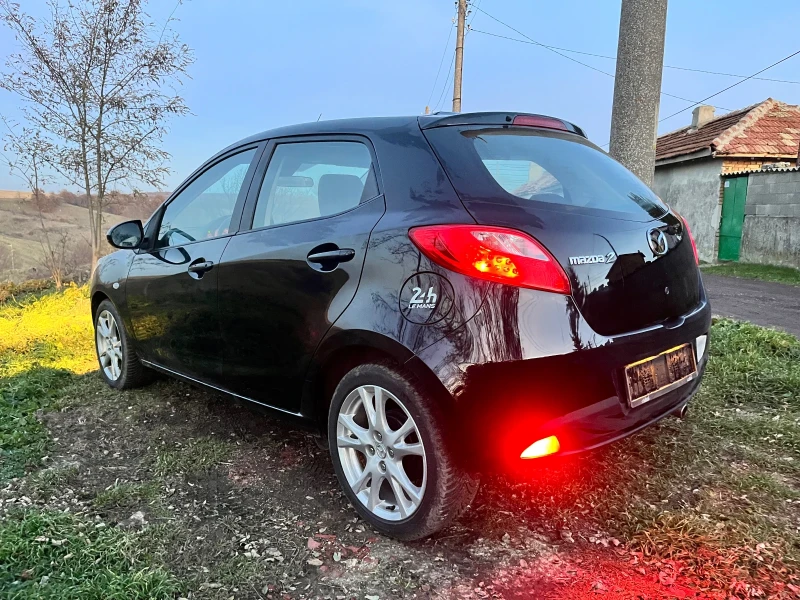 Mazda 2 1.5 103 кс климатик, снимка 4 - Автомобили и джипове - 48076478