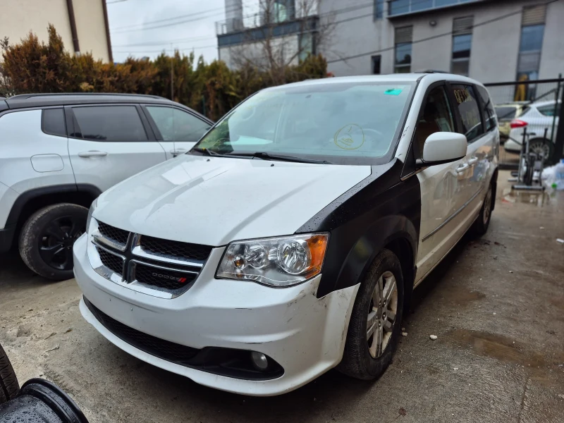 Chrysler Town and Country 3.6, снимка 2 - Автомобили и джипове - 49358263