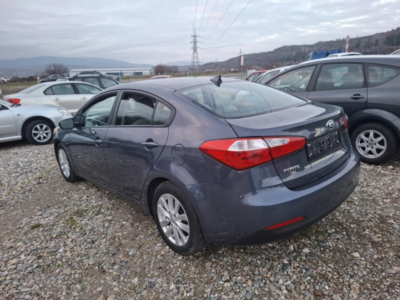 Kia Forte 1, 8i Automatic, снимка 7 - Автомобили и джипове - 52998751