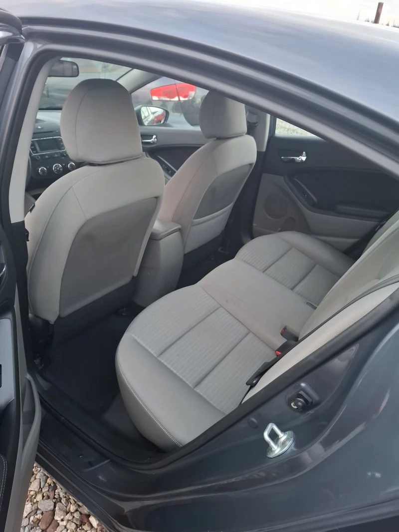 Kia Forte 1, 8i Automatic, снимка 16 - Автомобили и джипове - 52998751