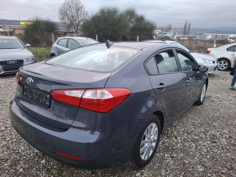 Kia Forte 1, 8i Automatic, снимка 8 - Автомобили и джипове - 52998751