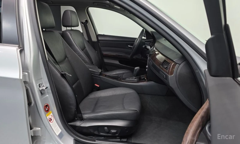 BMW 320, снимка 10 - Автомобили и джипове - 53008517