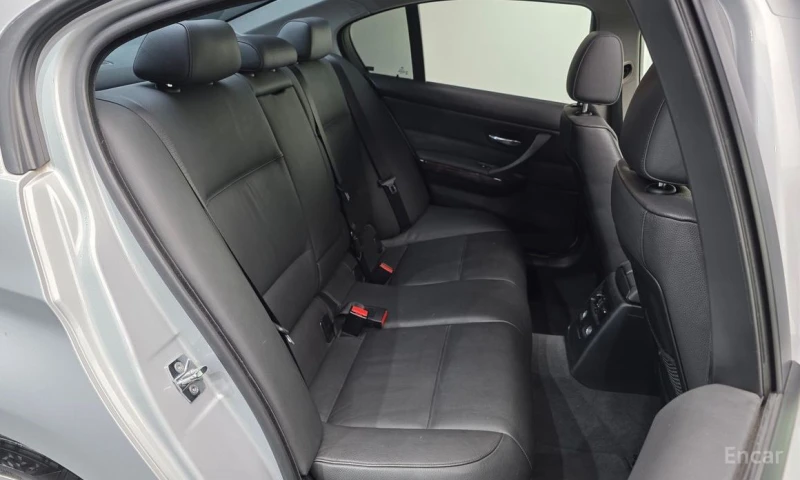 BMW 320, снимка 12 - Автомобили и джипове - 53008517