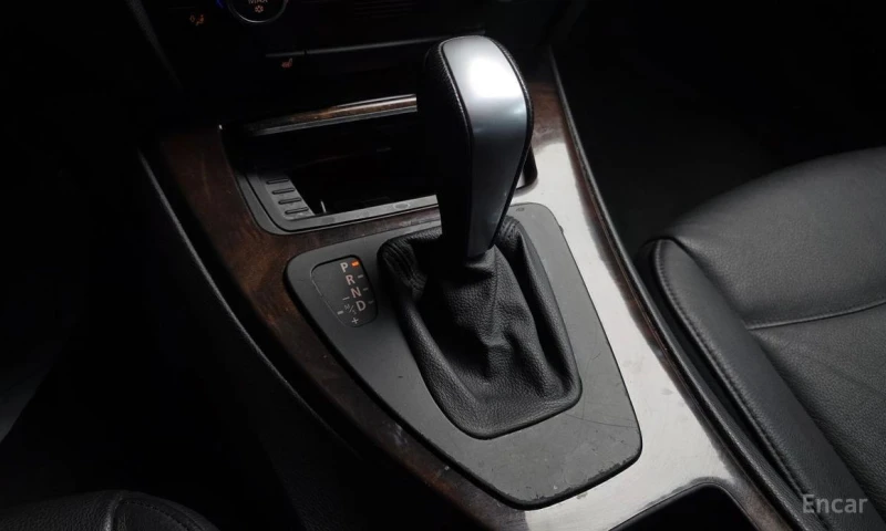 BMW 320, снимка 9 - Автомобили и джипове - 53008517