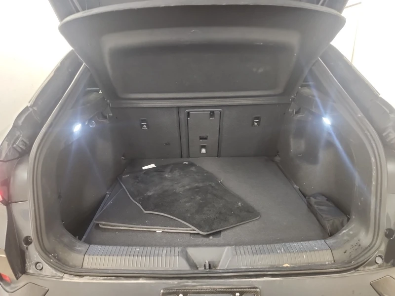 VW ID.4 PRO| АМБИЕНТНО ОСВ.| 2 КЛЮЧА| CARFAX, снимка 14 - Автомобили и джипове - 53535975