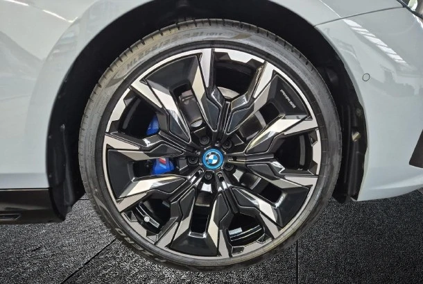 BMW 530 e = M-Sport = Shadow Line  | Mobile.bg   4