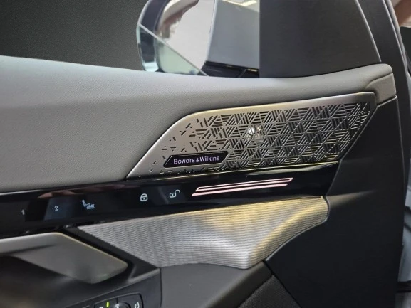 BMW 530 e = M-Sport = Shadow Line  | Mobile.bg   6