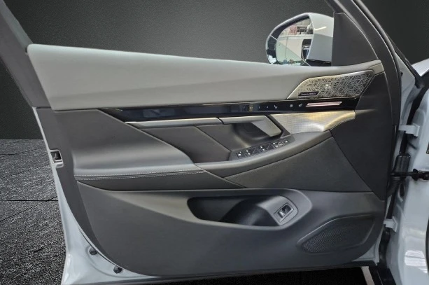 BMW 530 e = M-Sport = Shadow Line  | Mobile.bg   5