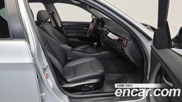 BMW 320, снимка 11 - Автомобили и джипове - 56077528