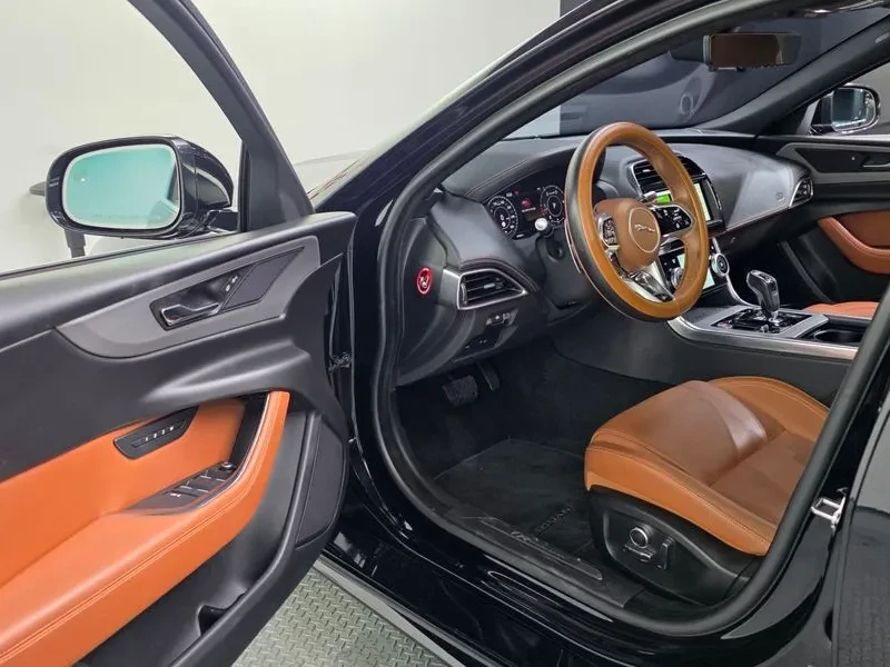 Jaguar XE D180 R-Dynamic S, снимка 10 - Автомобили и джипове - 56292996