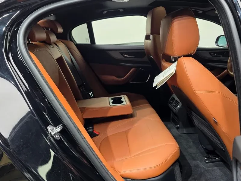 Jaguar XE D180 R-Dynamic S, снимка 12 - Автомобили и джипове - 56292996