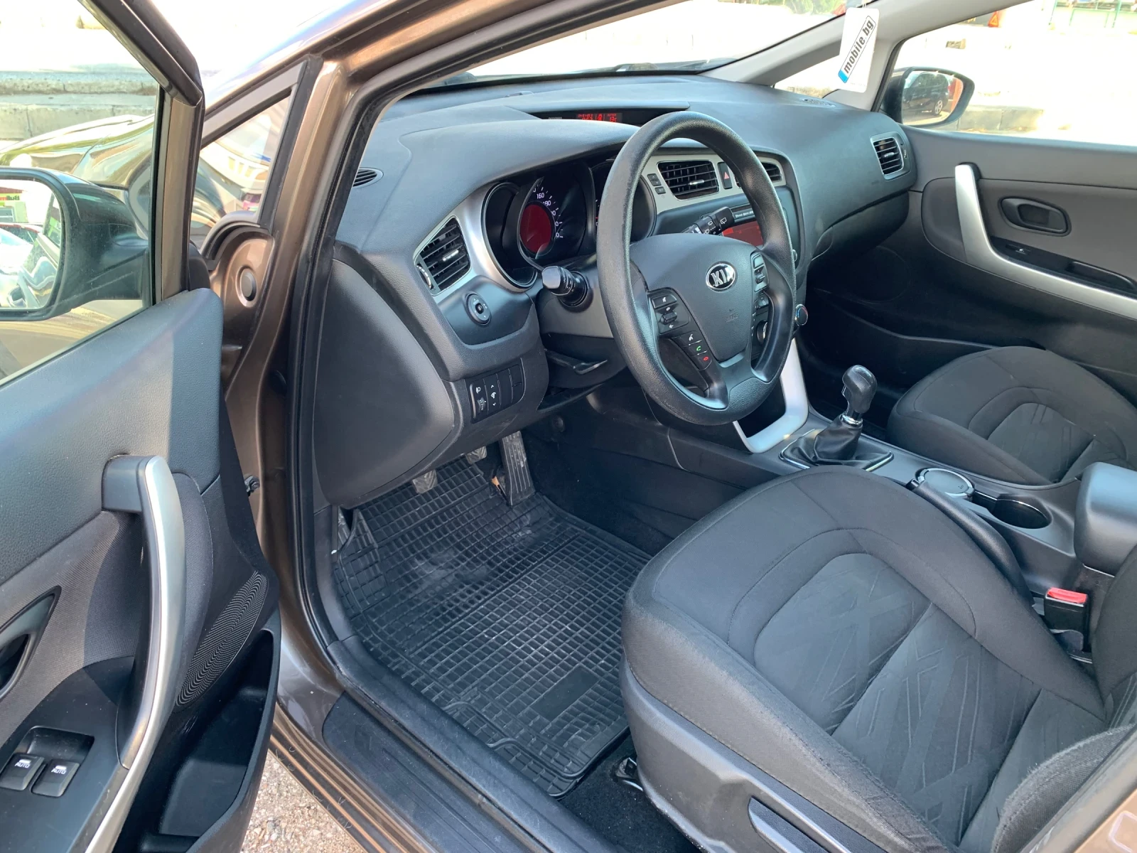 Kia Ceed 1.4i - изображение 8