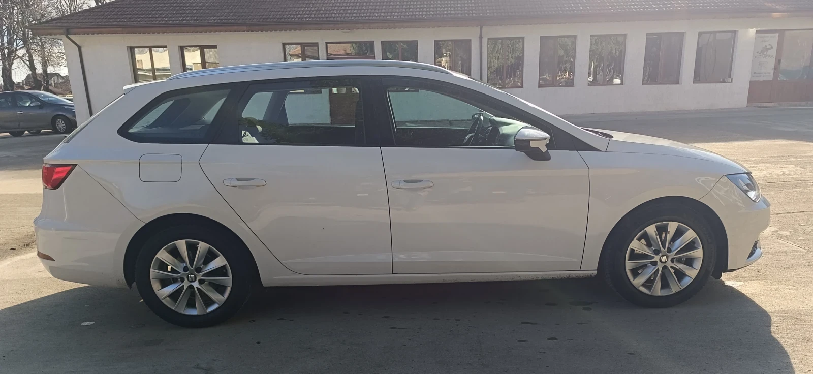 Seat Leon 1.5 TGI - изображение 3