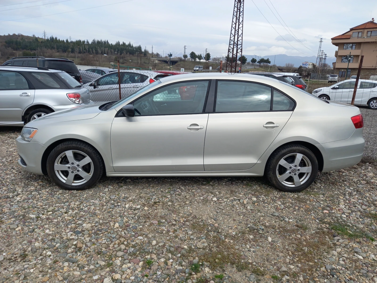 VW Jetta 2.0i Automatic, снимка 8 - Автомобили и джипове - 52998751