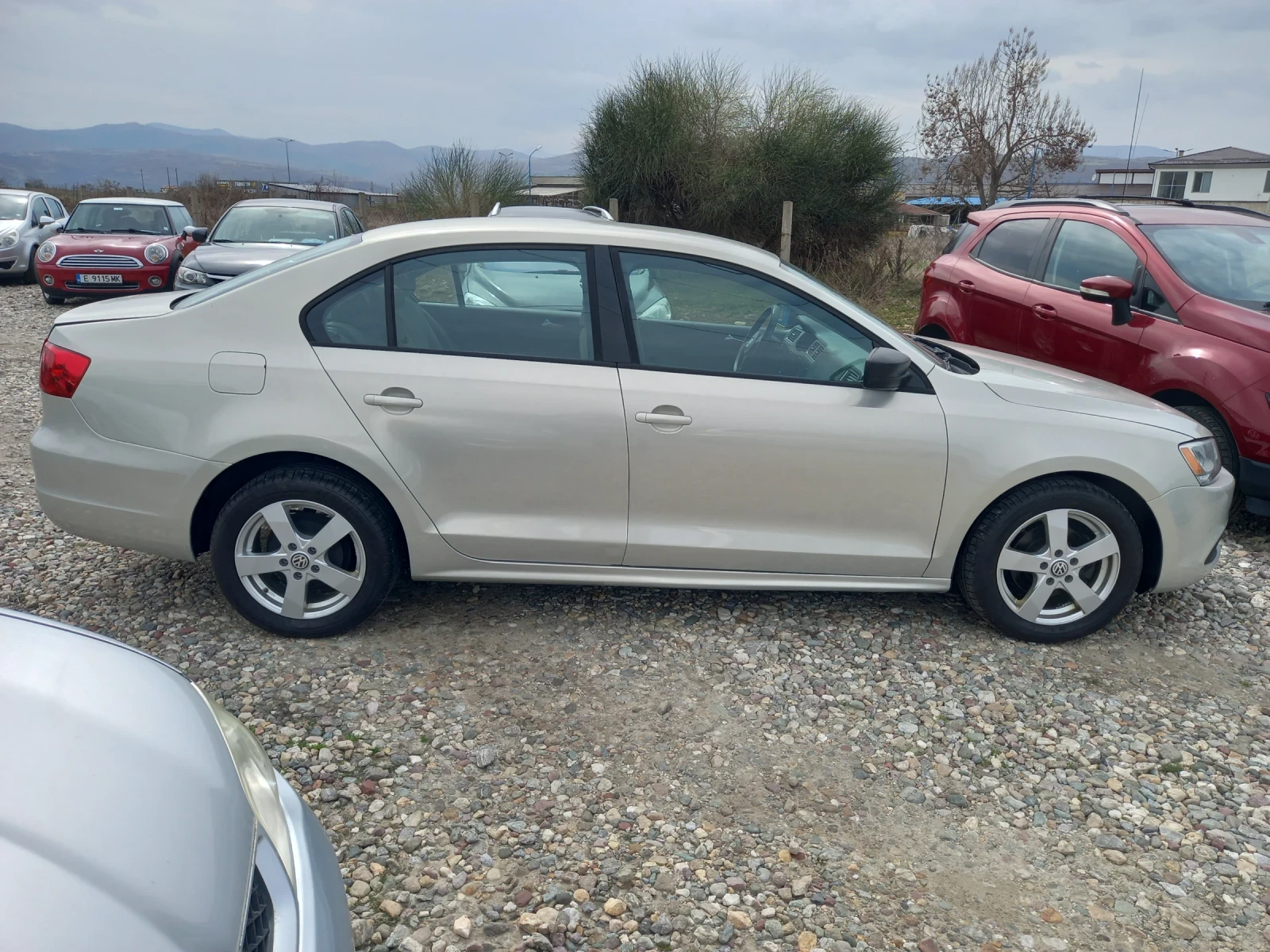 VW Jetta 2.0i Automatic, снимка 7 - Автомобили и джипове - 52998751