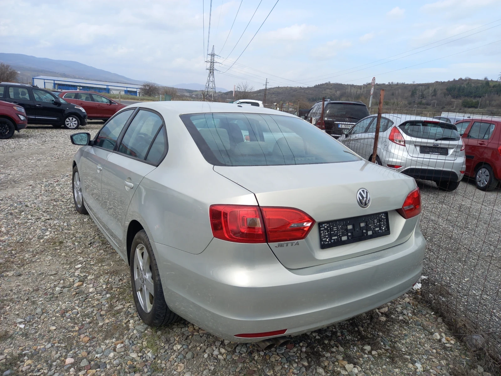 VW Jetta 2.0i Automatic, снимка 5 - Автомобили и джипове - 52998751
