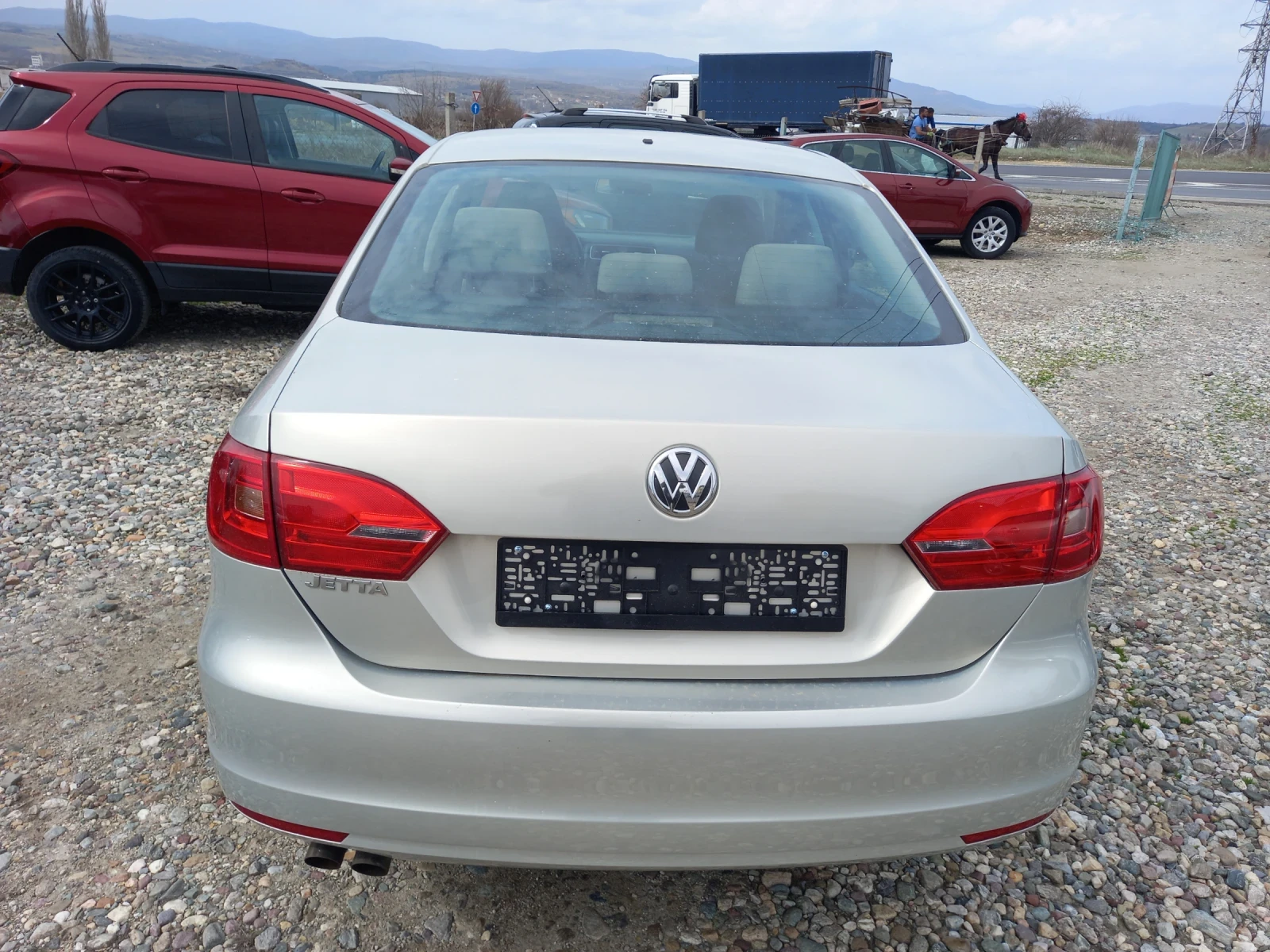 VW Jetta 2.0i Automatic, снимка 6 - Автомобили и джипове - 52998751