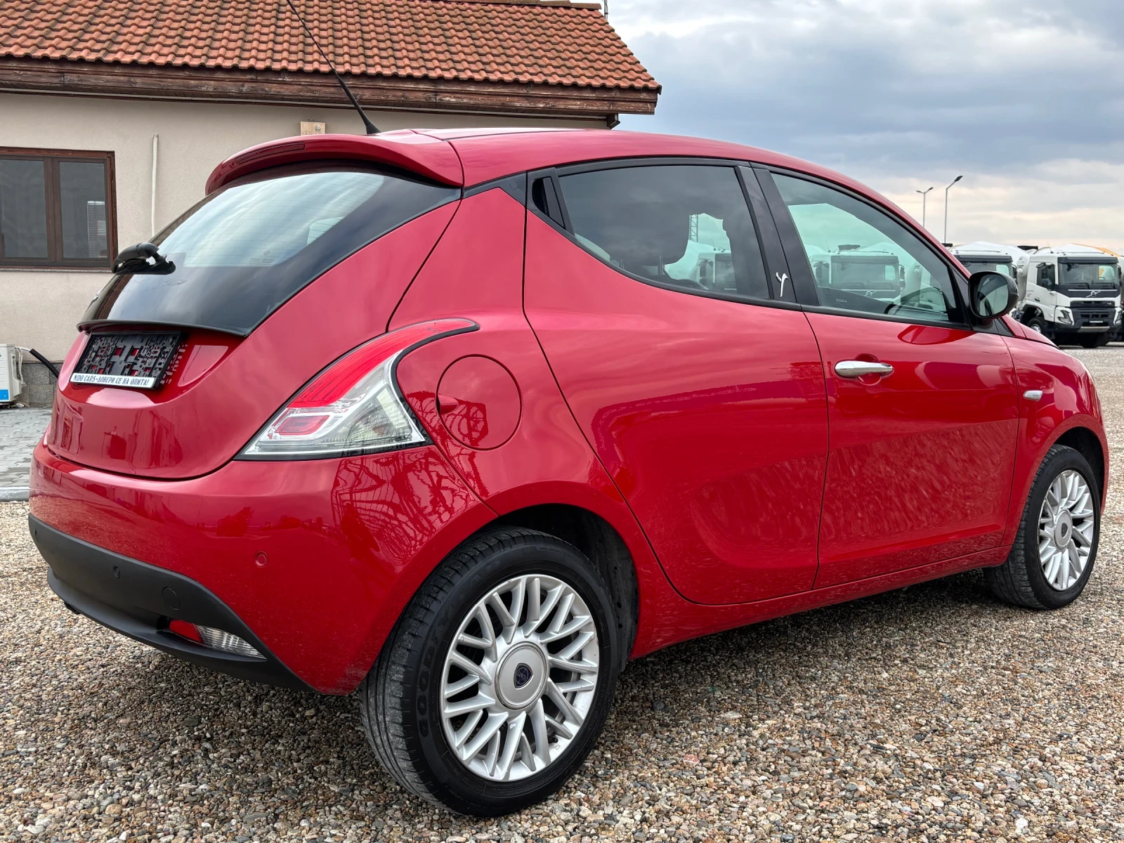 Lancia Ypsilon 1.2i --- 50, 000КМ!, снимка 4 - Автомобили и джипове - 53964346