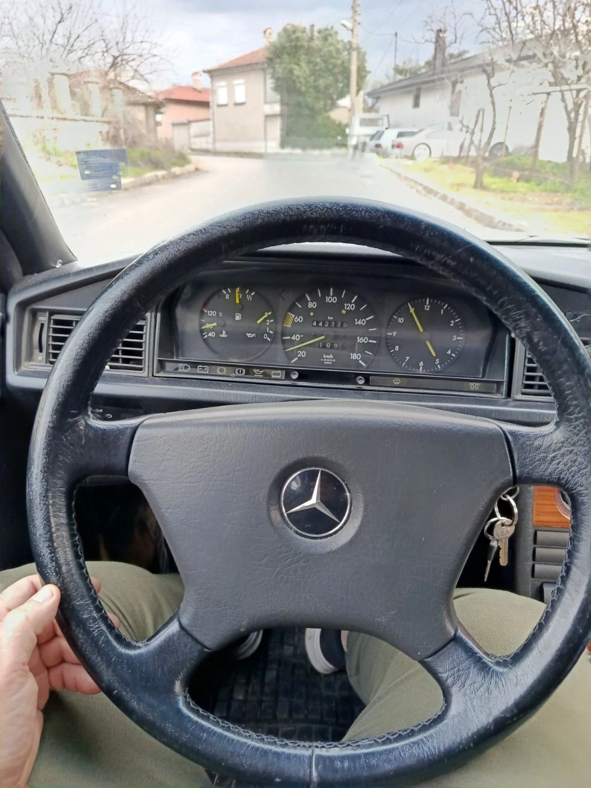 Mercedes-Benz 190 Седан