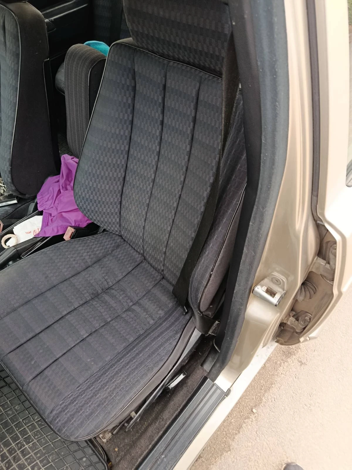 Mercedes-Benz 190 Седан, снимка 7 - Автомобили и джипове - 54150552