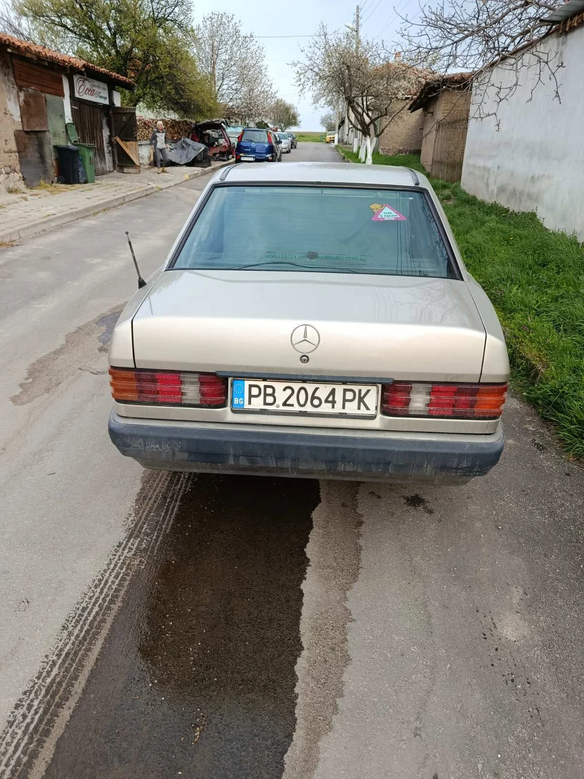 Mercedes-Benz 190 Седан, снимка 9 - Автомобили и джипове - 54150552