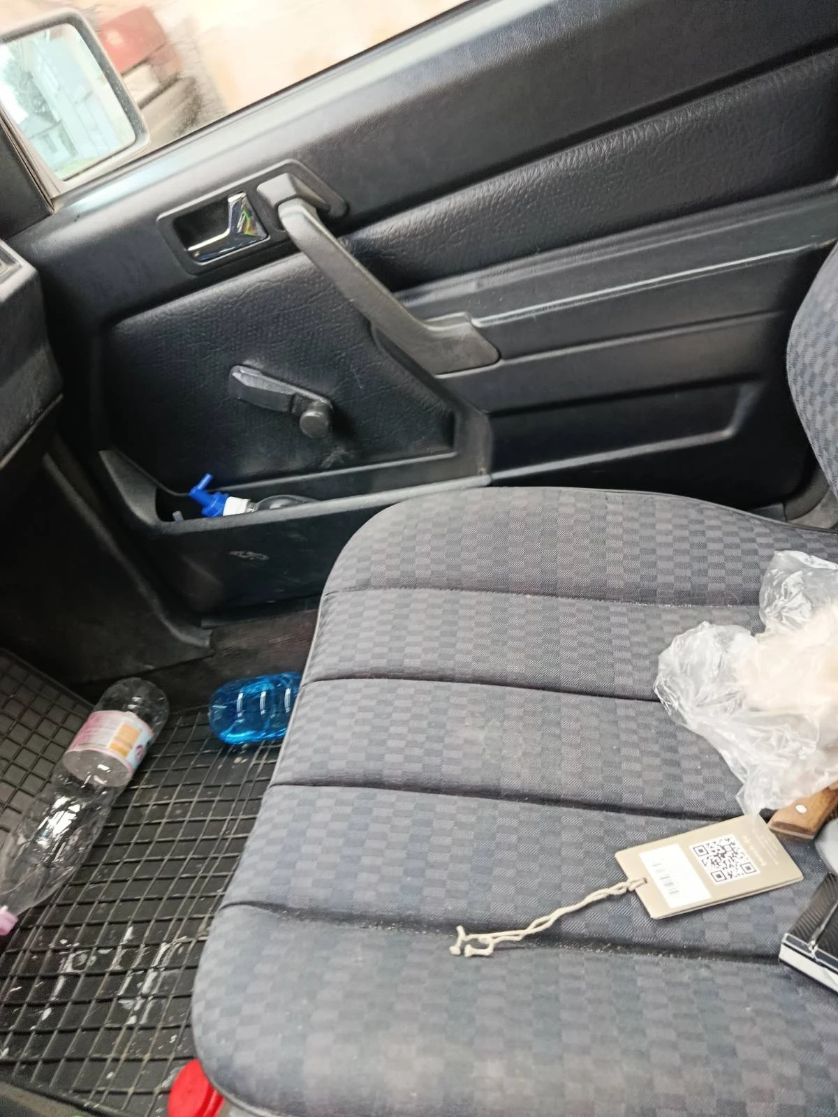 Mercedes-Benz 190 Седан, снимка 3 - Автомобили и джипове - 54150552