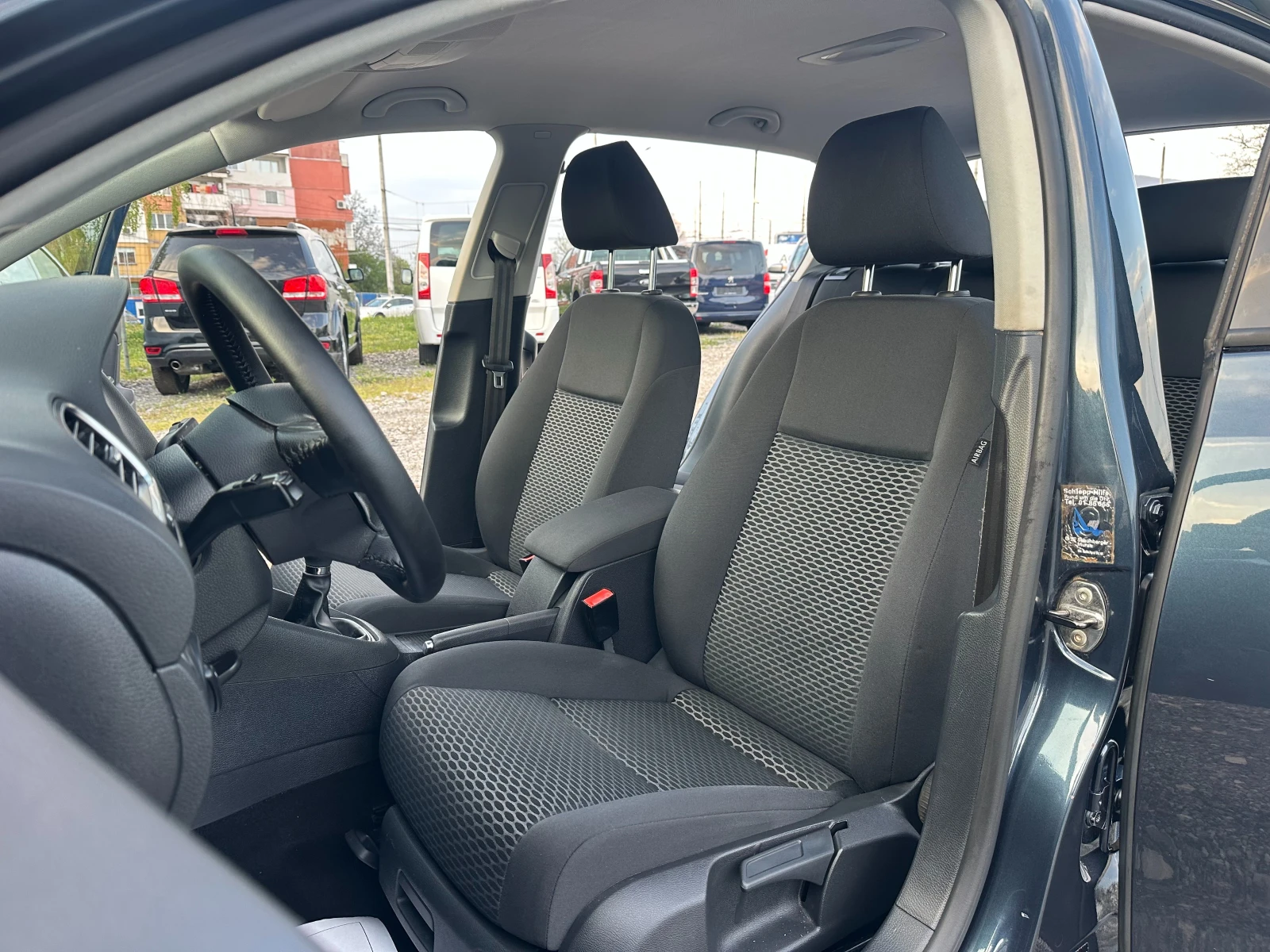 VW Golf 1.6TDI 105kc EVRO5, снимка 9 - Автомобили и джипове - 54235587