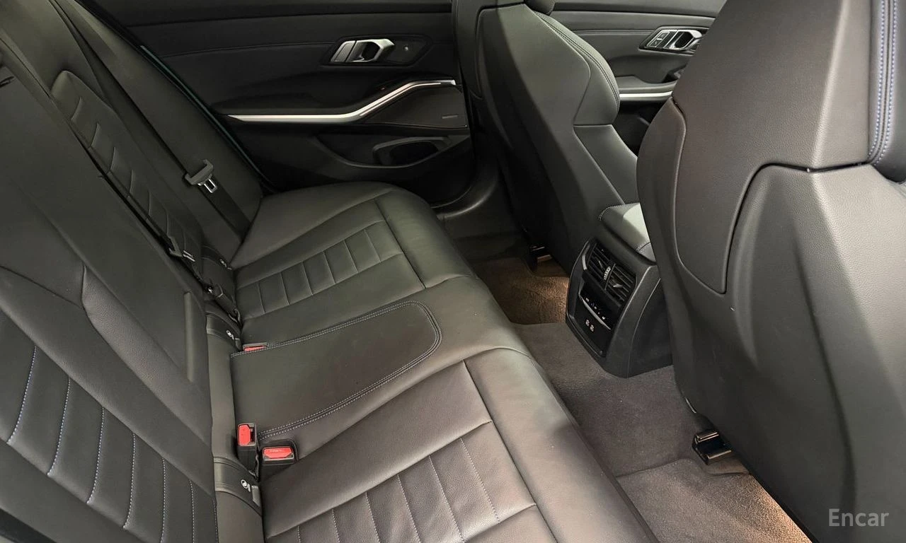 BMW 340 i* INDIVIDUAL* DISTRONIC* HEAD-UP* HARMAN* CARBON*, снимка 15 - Автомобили и джипове - 54918803