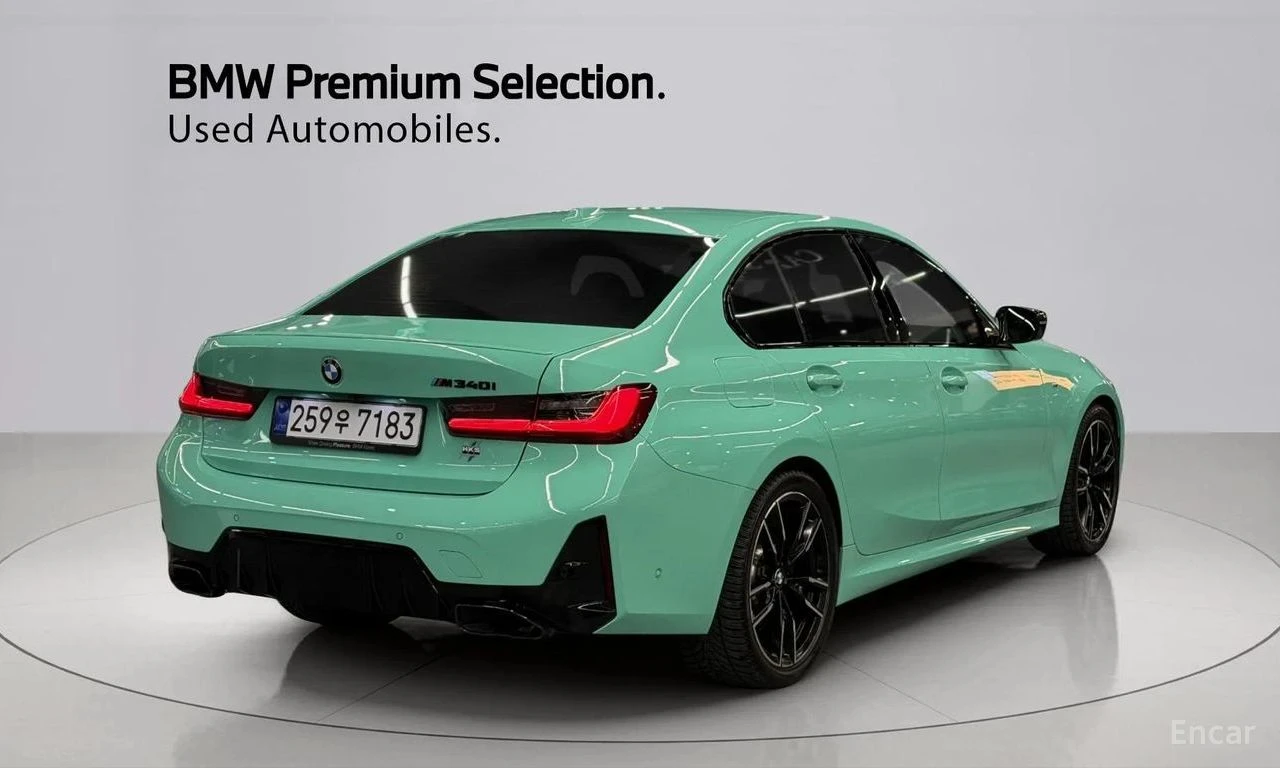 BMW 340 i* INDIVIDUAL* DISTRONIC* HEAD-UP* HARMAN* CARBON*, снимка 3 - Автомобили и джипове - 54918803