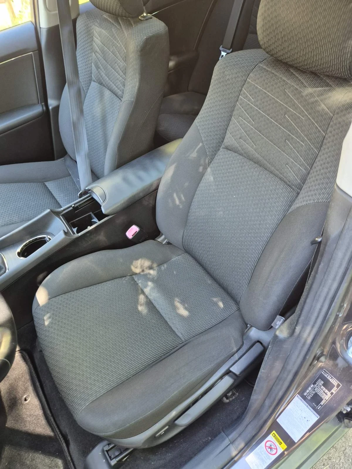 Toyota Avensis 1.8i, снимка 12 - Автомобили и джипове - 55680898