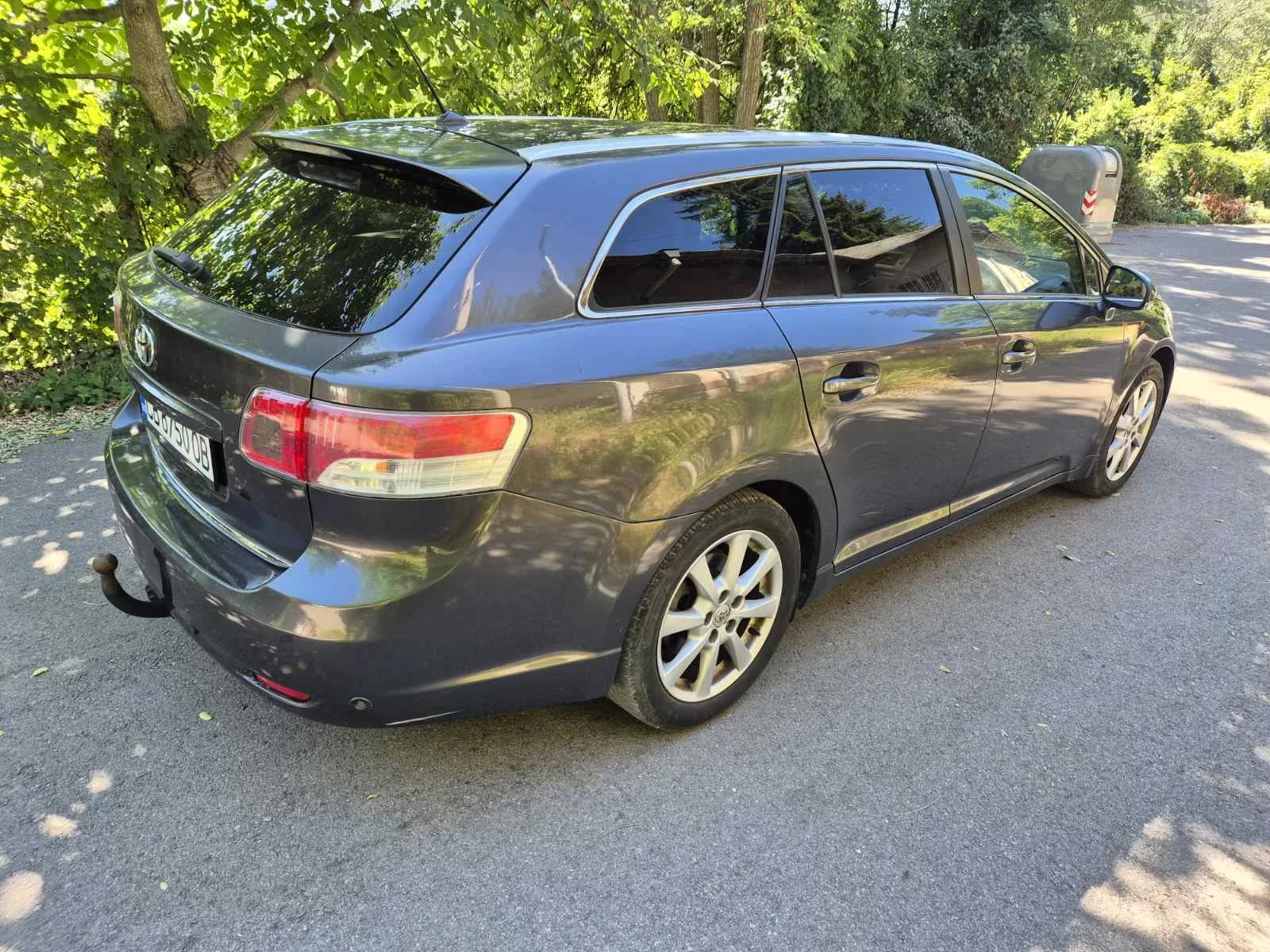Toyota Avensis 1.8i, снимка 5 - Автомобили и джипове - 55680898