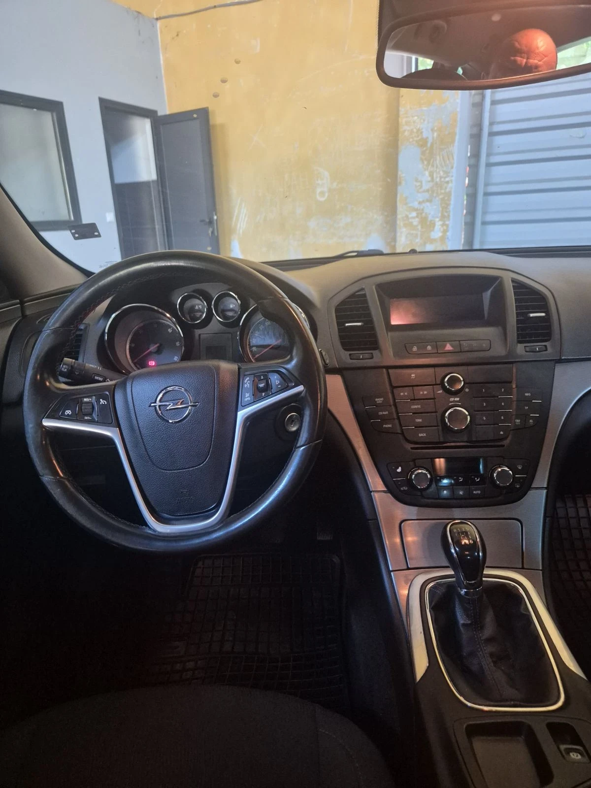 Opel Insignia 2.0CDTI, снимка 7 - Автомобили и джипове - 55888304