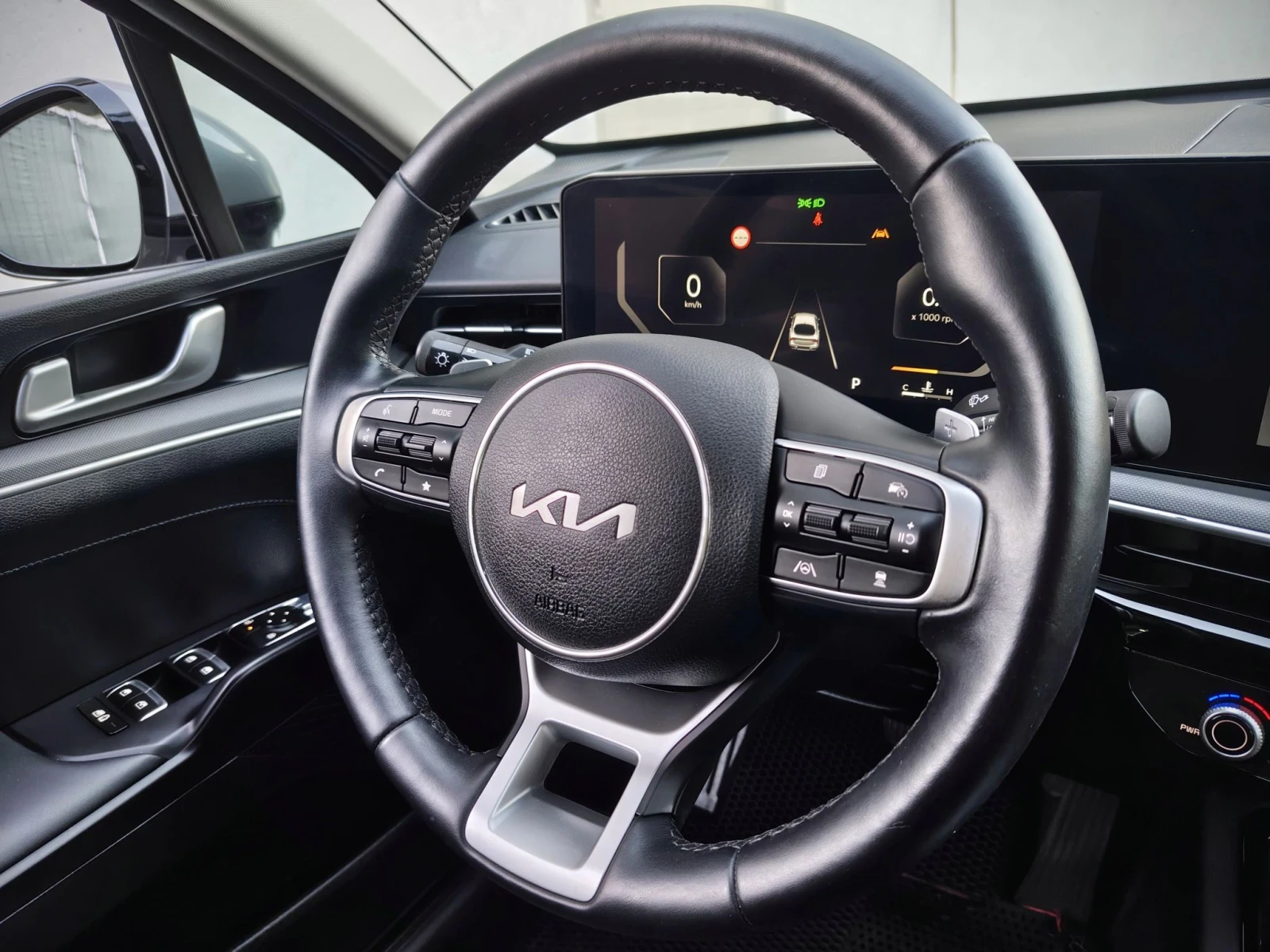 Kia K5 2.0LPG/FACELIFT/TRENDY/ДЖОЙСТИК/ДИСТРОНИК/ОБДУХВАН, снимка 11 - Автомобили и джипове - 56002055